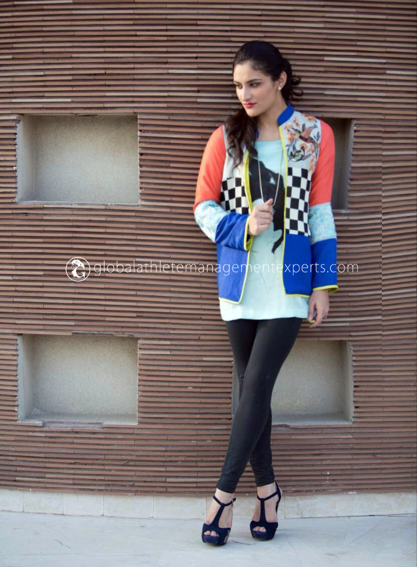 Hello_Pakistan_Walk_A_Mile_Campaign_Insignia_Shoes_Kiran_Khan_Swimmer_Pakistan_Shoot_1