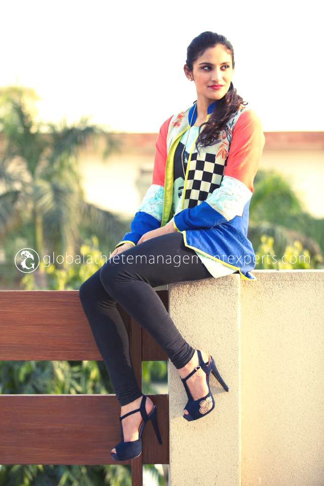 Hello_Pakistan_Walk_A_Mile_Campaign_Insignia_Shoes_Kiran_Khan_Swimmer_Pakistan_Shoot_3